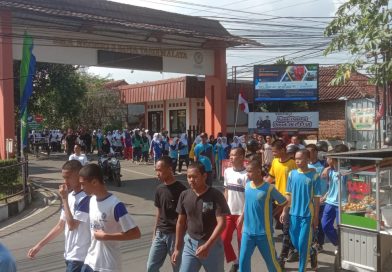 SMKN 2 Tasikmalaya Adakan Kegiatan Gerak Jalan Santai Dalam Rangka HUT RI Ke-79