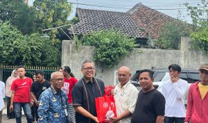 Dadang Iskandar Danubrata Salurkan Bantuan