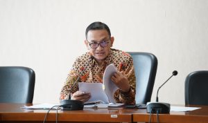 Benahi Carut-Marut Sampah dan PKL